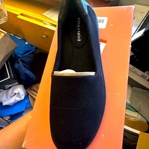 Easy spirit size 5 women’s shoes NEW